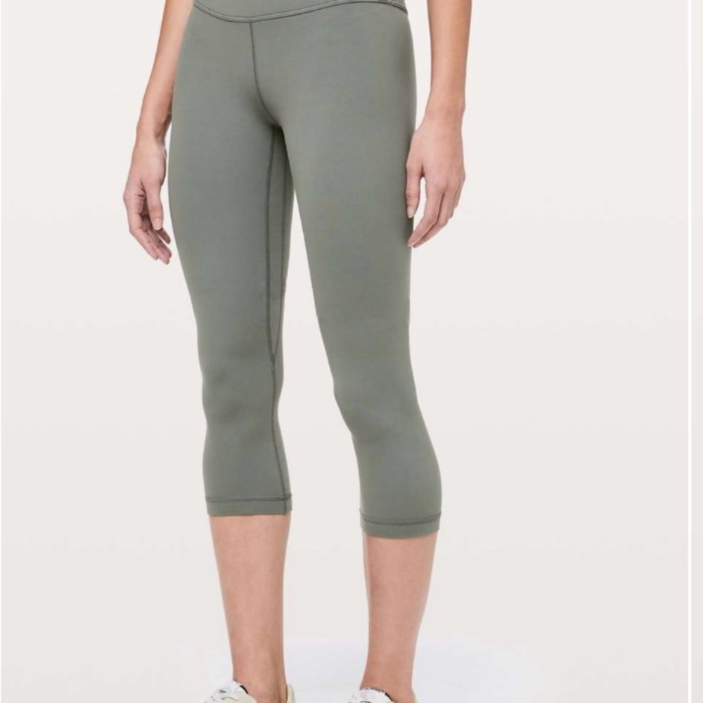 Lululemon Align crop 21” grey sage size 8 W6AS8S